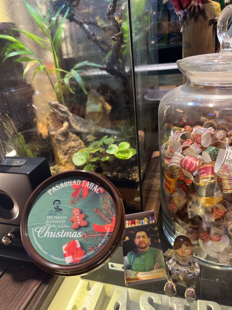christmas pipe tobacco